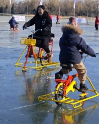 爱游戏-北京市属公园冰场陆续开放，部分设有速滑区