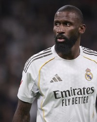 爱游戏登录入口-泰晤士谈FIFA新规：承认自己种族歧视处罚减半，必须参加教育活动